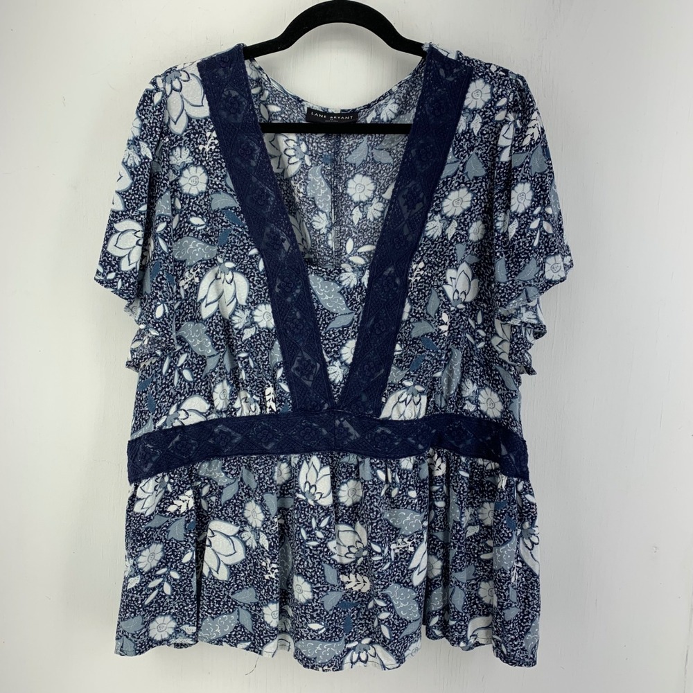 Lane Bryant Blue Floral Flutter Sleeve V-Neck Peplum Top Crochet Lace Trim 24